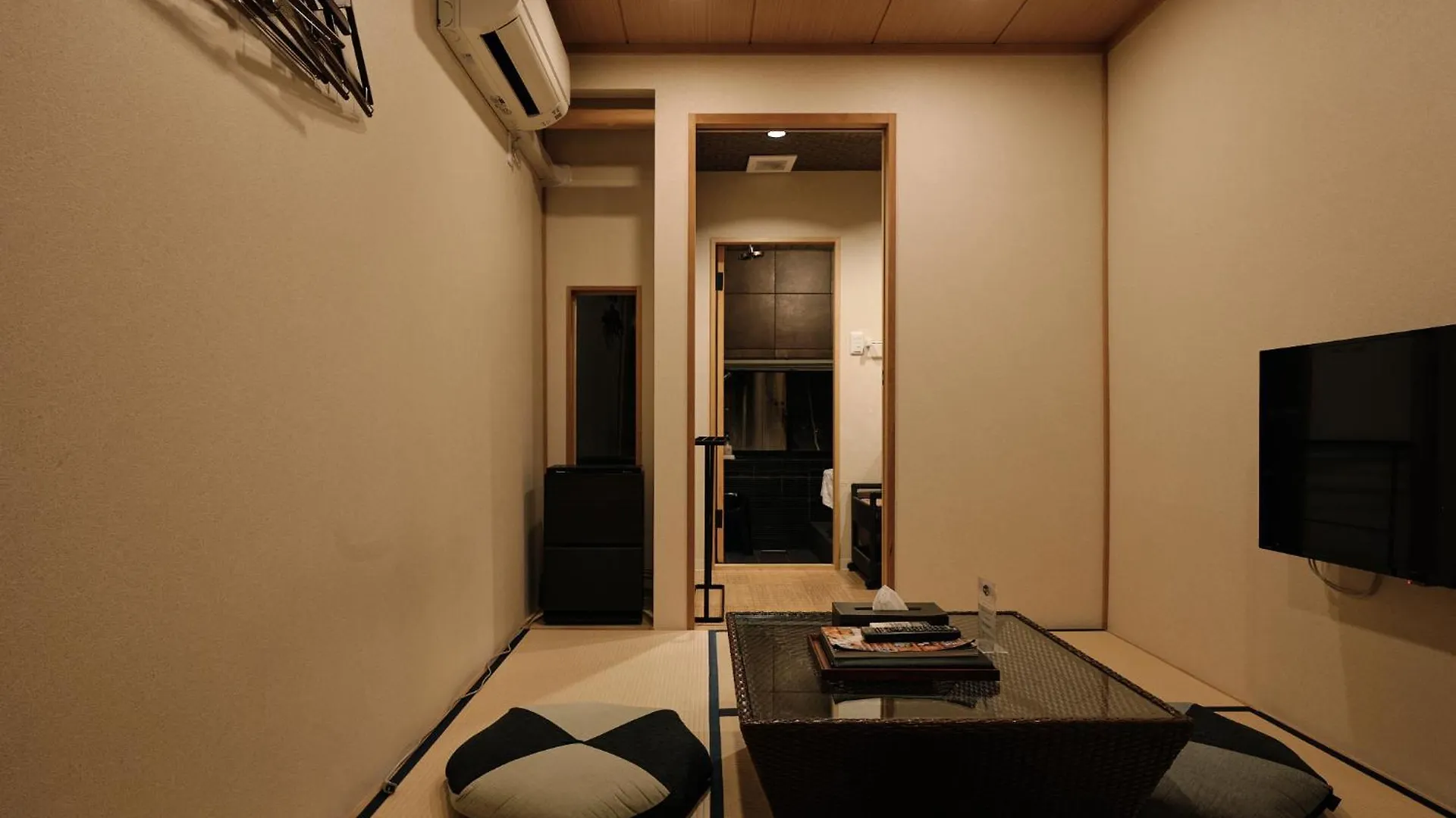 Tsumugi Horikawakichimonji Apartment Kyoto Japan